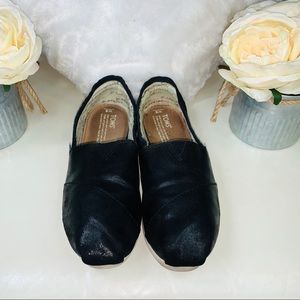 Perfect Black Tom’s. Size 8w